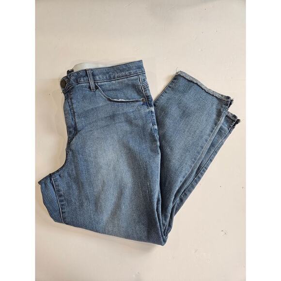 Democracy Light Denim Crop Rough Hem Size 16 - Picture 1 of 8